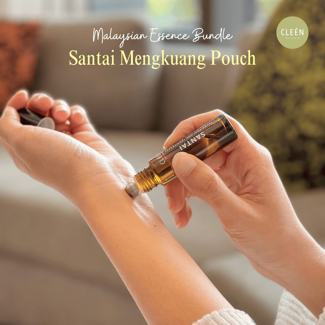 Santai Mengkuang Pouch